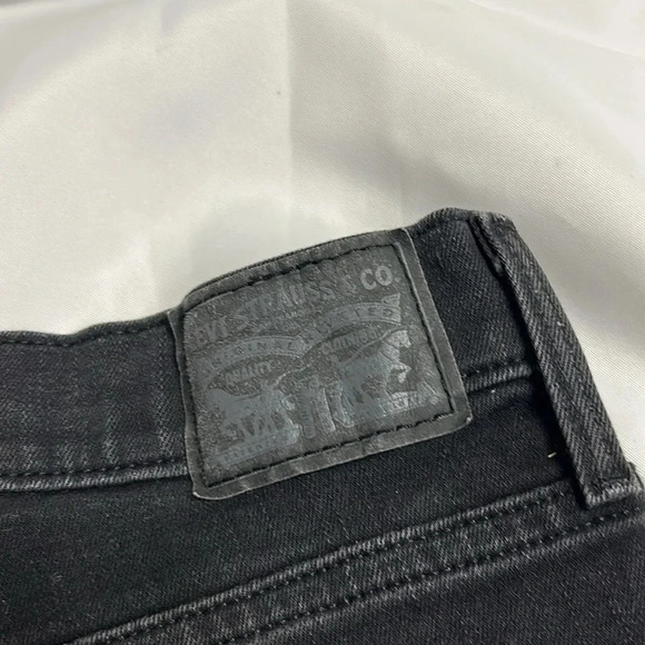 Levi Strauss 314 SHAPING STRAIGHT WOMEN'S JEANS. Size 29  Black NWOT - Picture 6 of 8